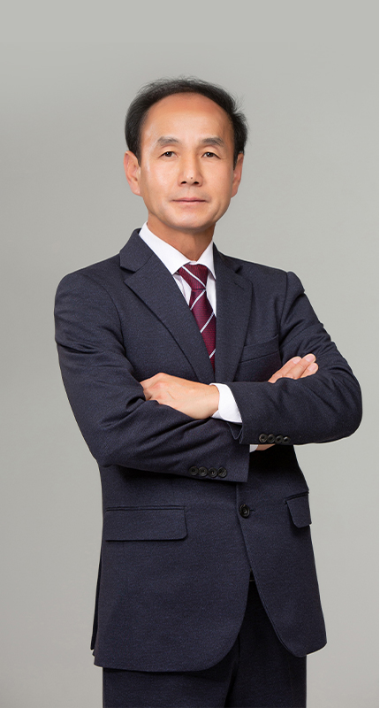 Dawoo-Technology’s-CEO-Kwon-Jong-man-photographed-in-a-half-body-profile-facing-forward-with-arms-crossed Dawoo-Technology’s-CEO-Kwon-Jong-man-photographed-in-a-half-body-profile-facing-forward-with-arms-crossed