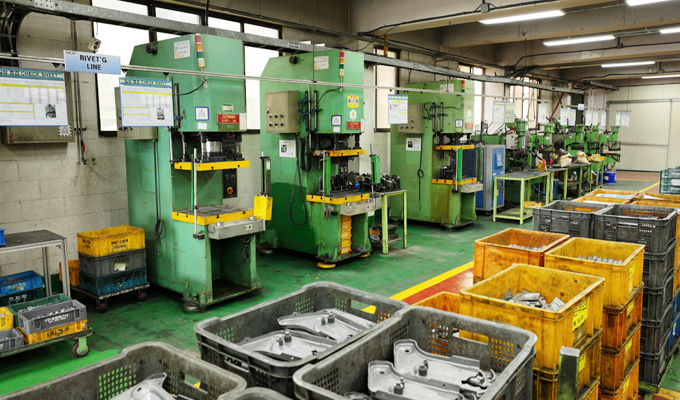 Riveting machines at Dawoo Technology